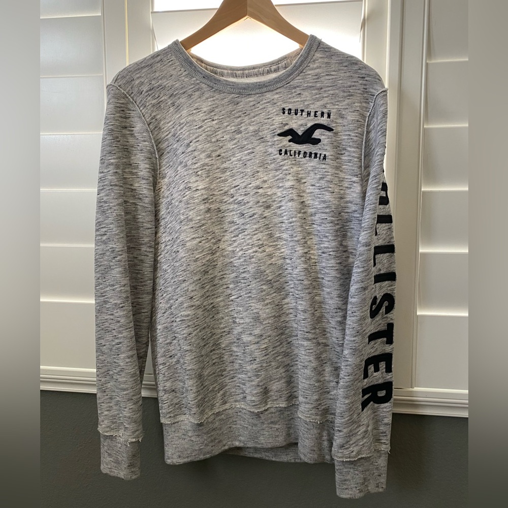 Hollister heather gray crew neck size small